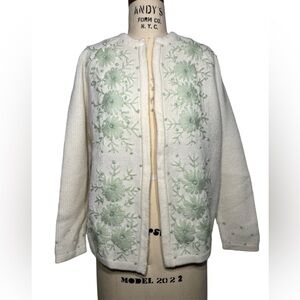 Vintage 50s Flower Embroidered Cardgian